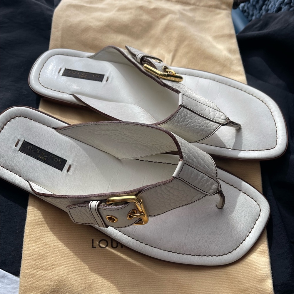 Authentic Louis Vuitton shoes White leather, large Gold buckle, great condition